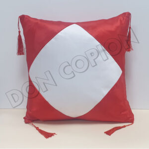 cojin-rojo-borlas-muestra-don-copion